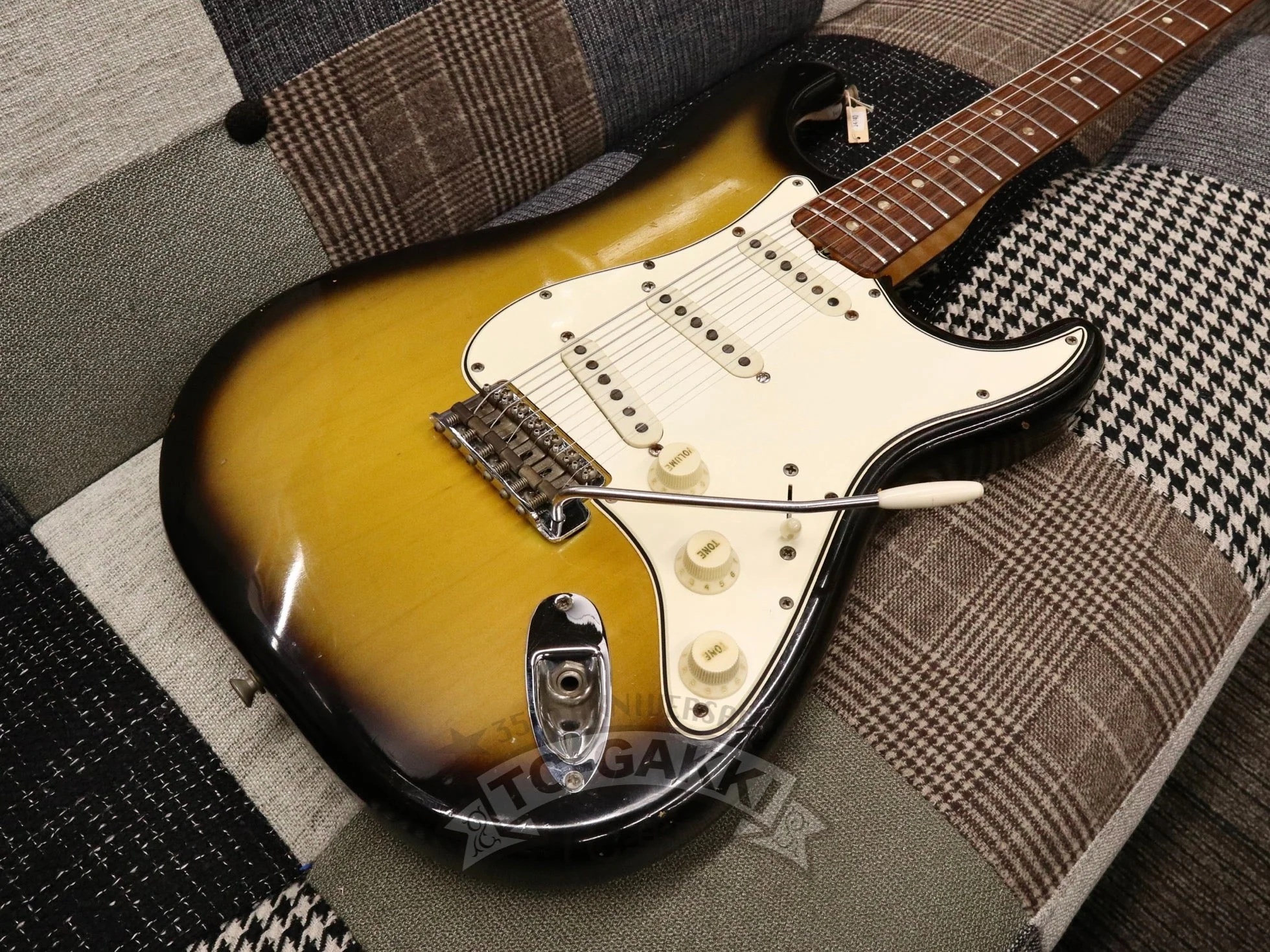 Fender 1966 STRATOCASTER Sunburst / Rosewood - Image 14