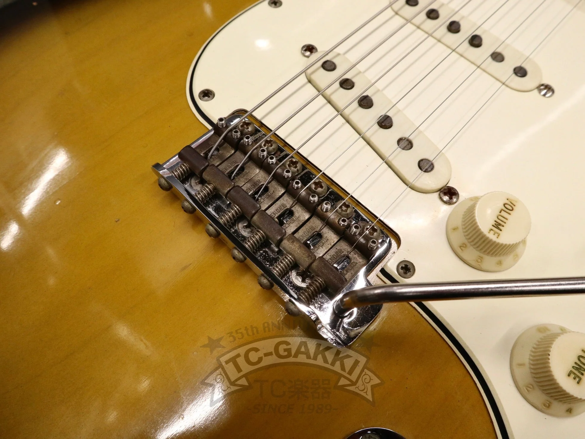 Fender 1966 STRATOCASTER Sunburst / Rosewood - Image 20