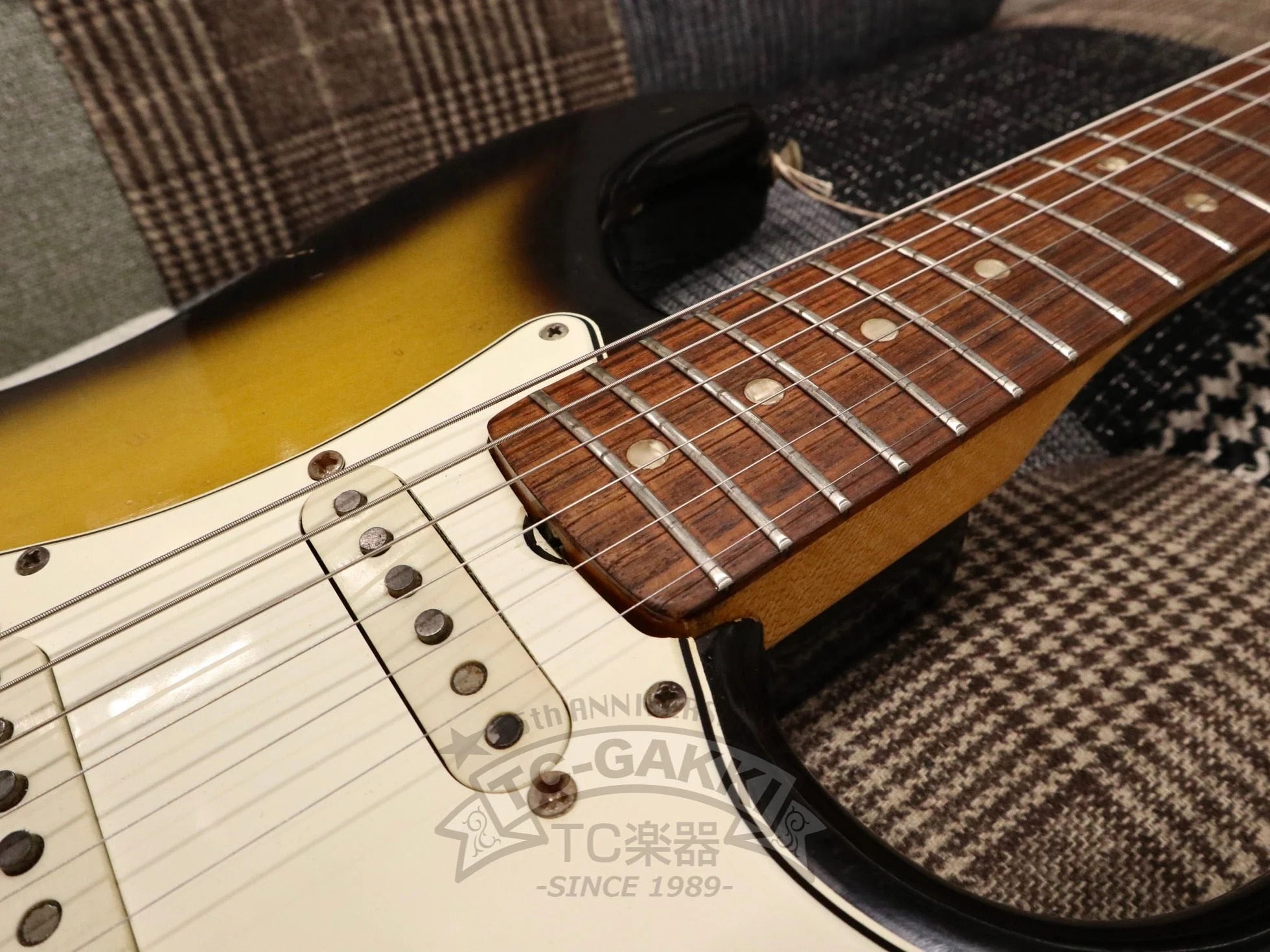Fender 1966 STRATOCASTER Sunburst / Rosewood - Image 21