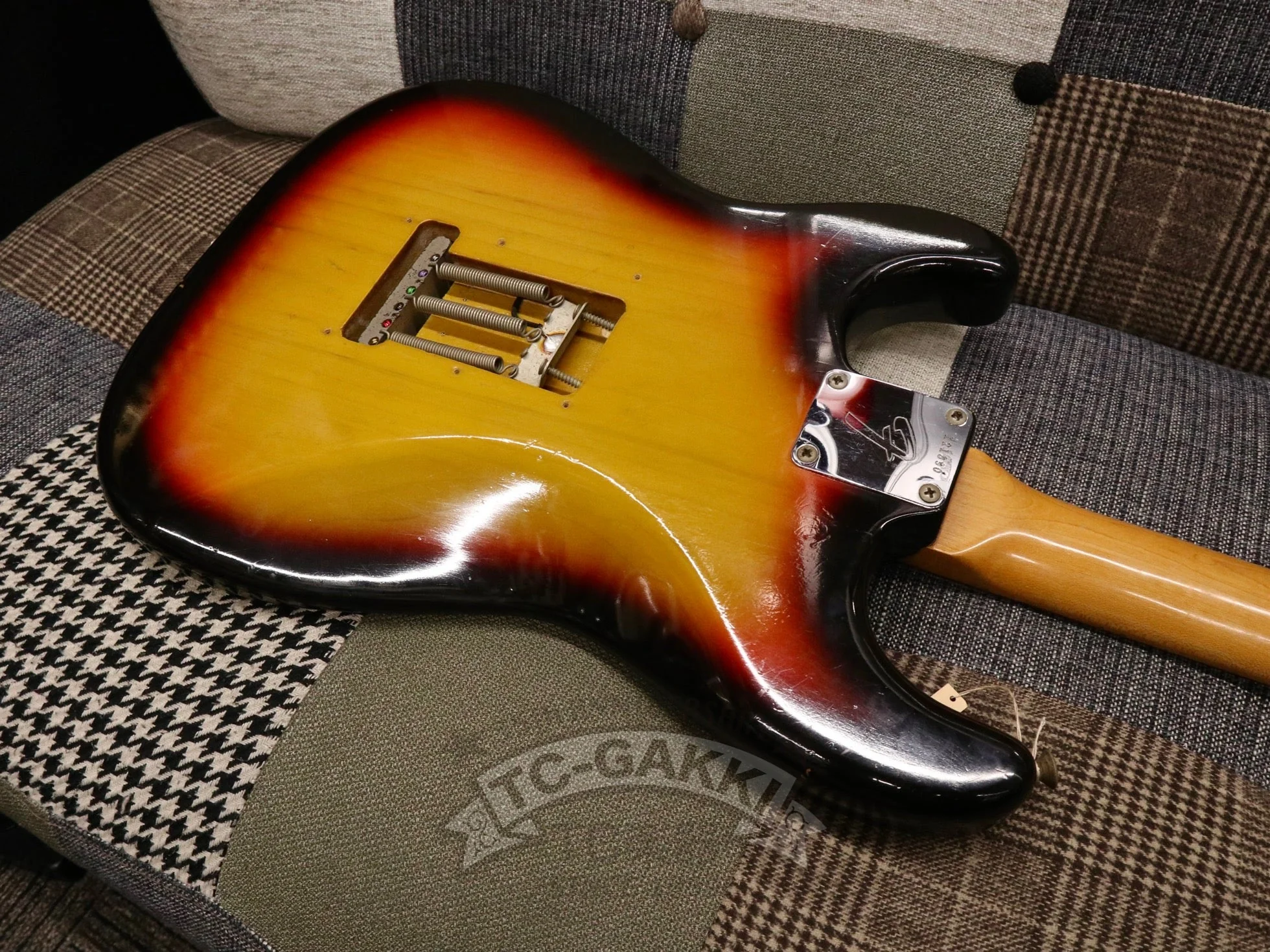Fender 1966 STRATOCASTER Sunburst / Rosewood - Image 26