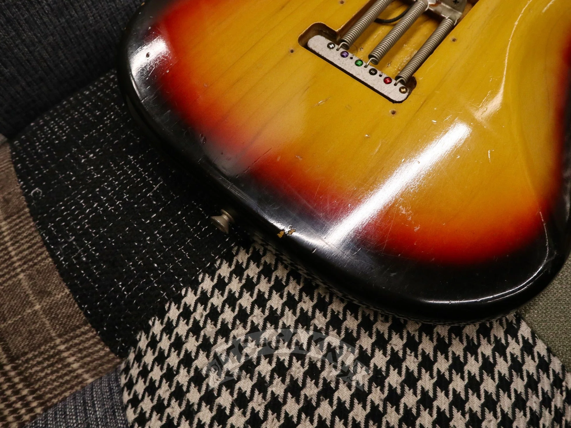 Fender 1966 STRATOCASTER Sunburst / Rosewood - Image 27