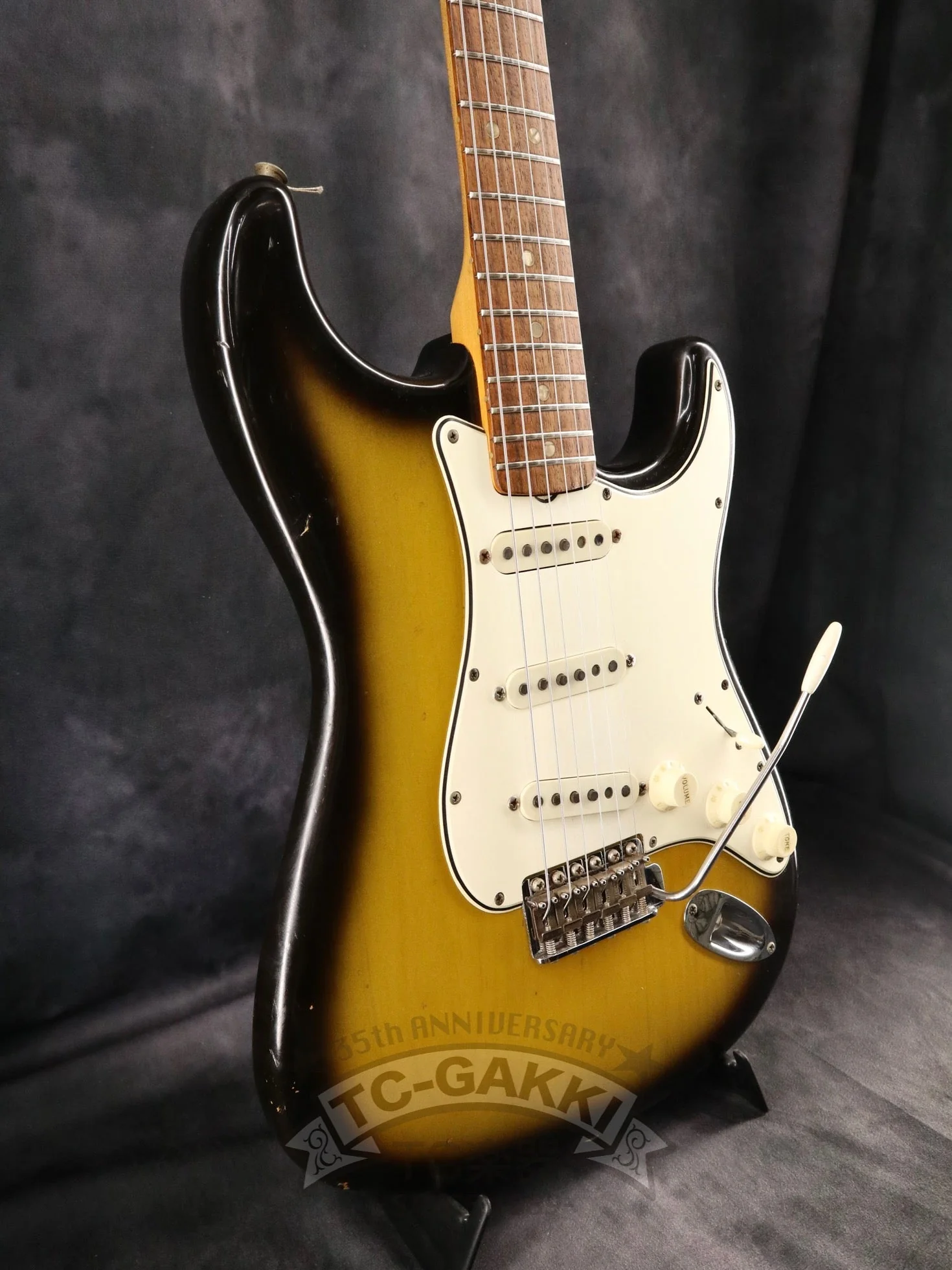 Fender 1966 STRATOCASTER Sunburst / Rosewood - Image 4