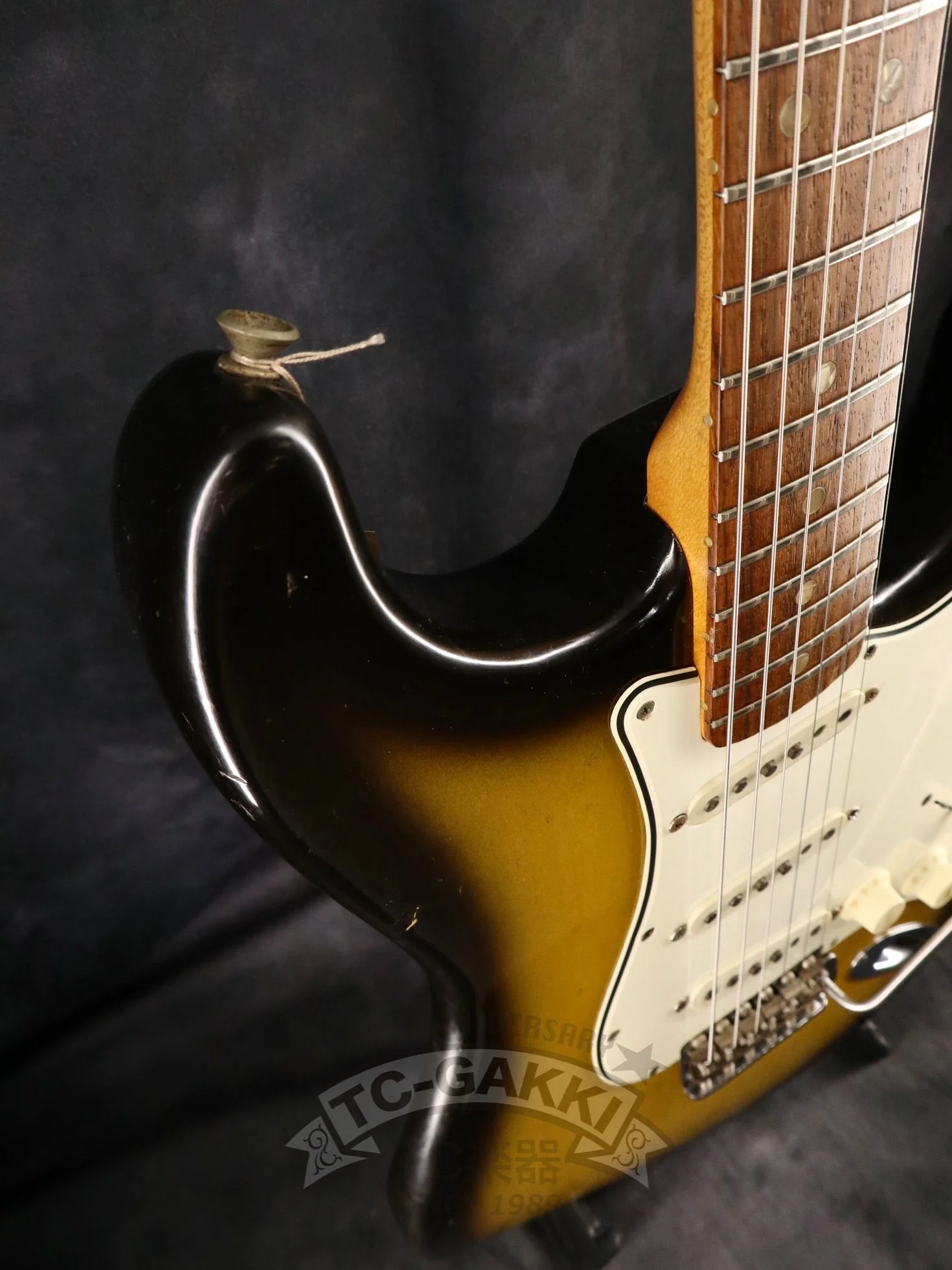 Fender 1966 STRATOCASTER Sunburst / Rosewood - Image 5