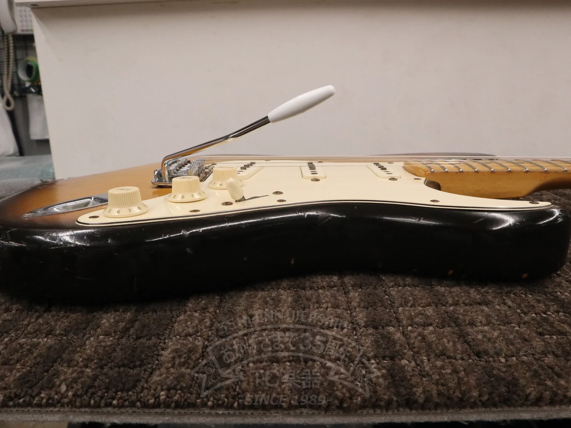 1973 STRATOCASTER Alder / Maple 3Tone Sunburst - Image 11