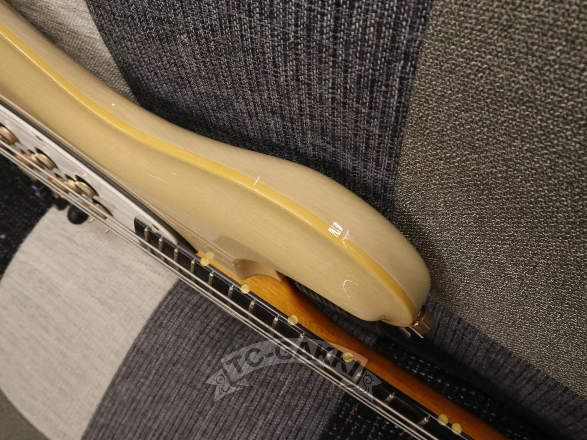 1991 GARLAND BASS 4st - Image 23