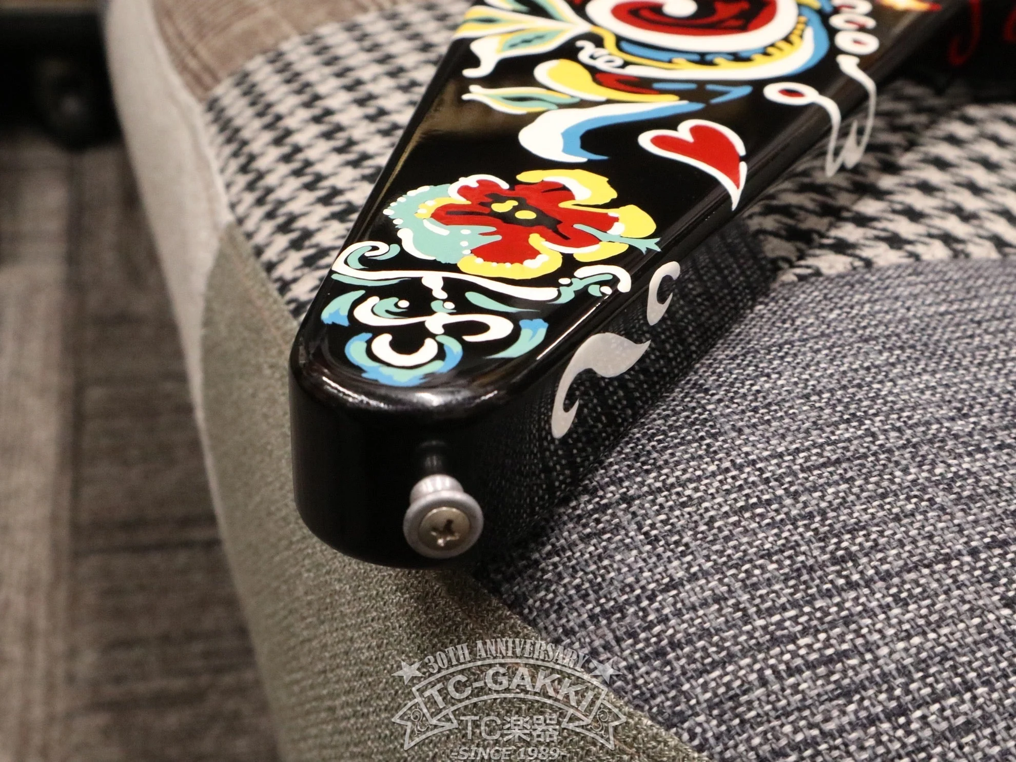Gibson Custom Shop 2006 INSPIRED BY Jimi Hendrix Psychedelic Flying V - Image 18