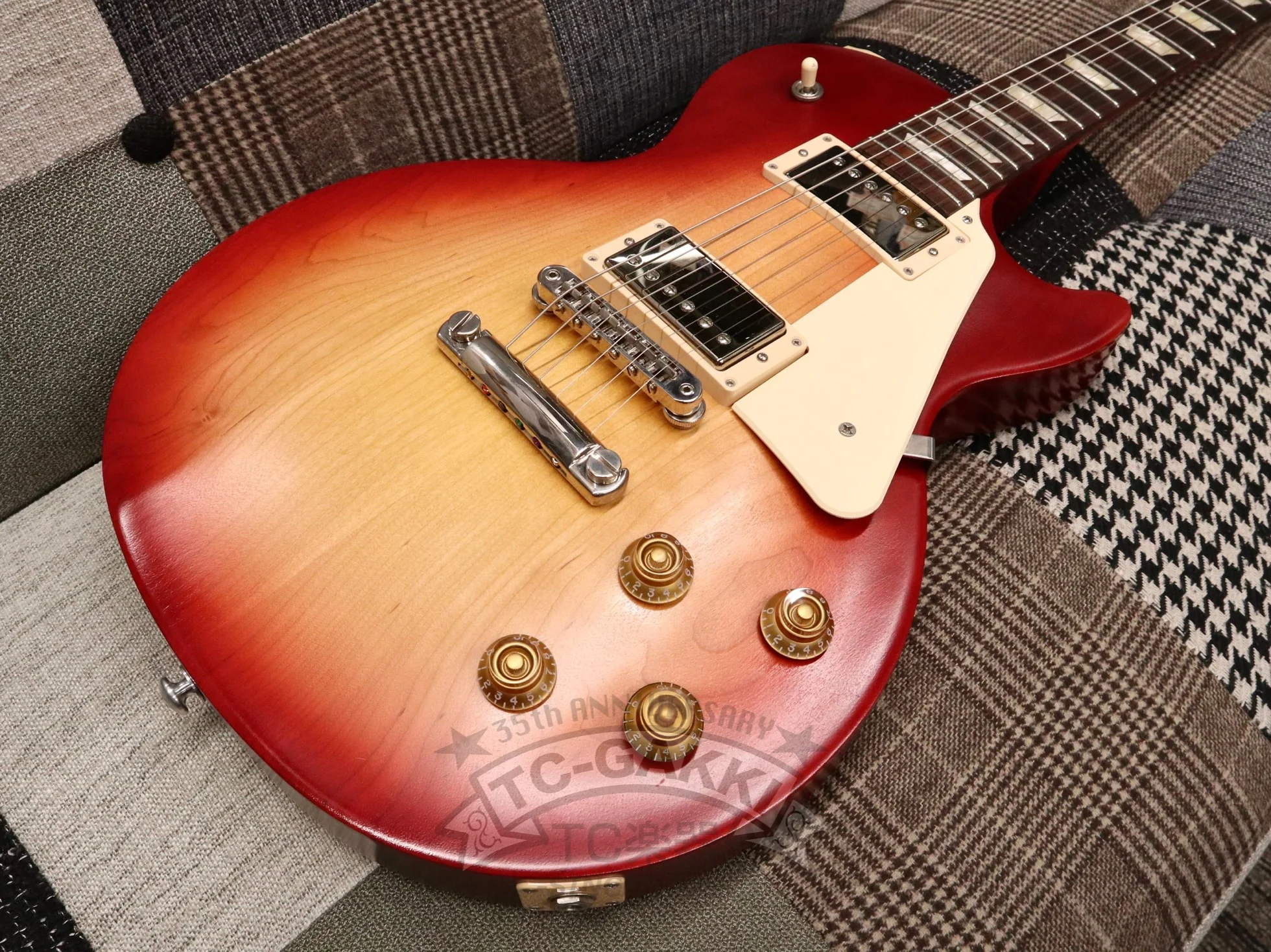 2021 Les Paul Tribute - Image 10