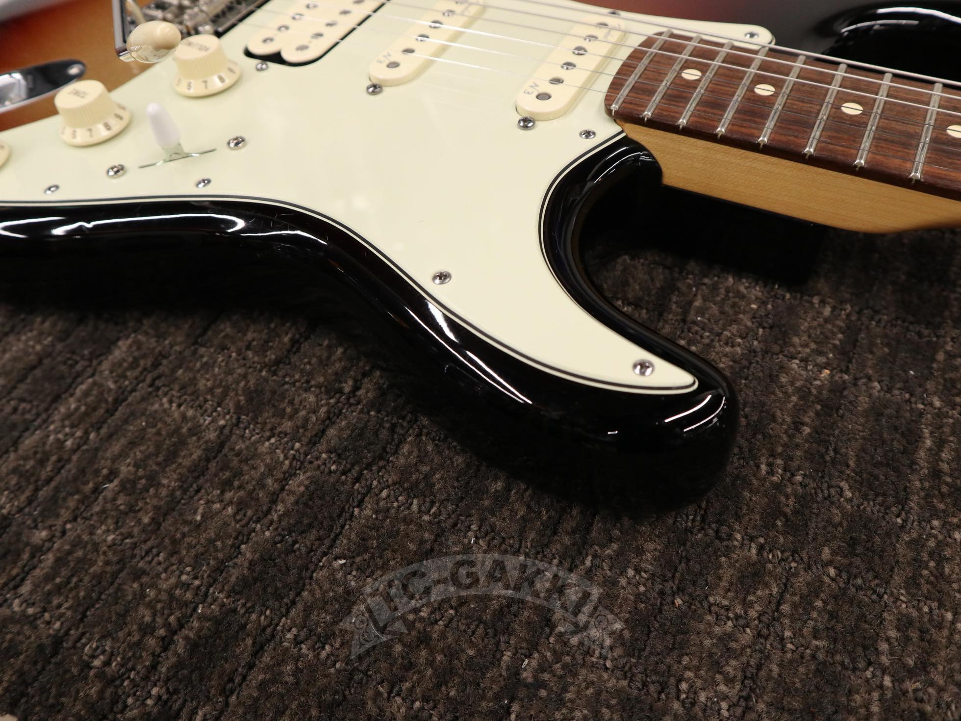 American Deluxe Stratocaster Plus HSS - Image 14