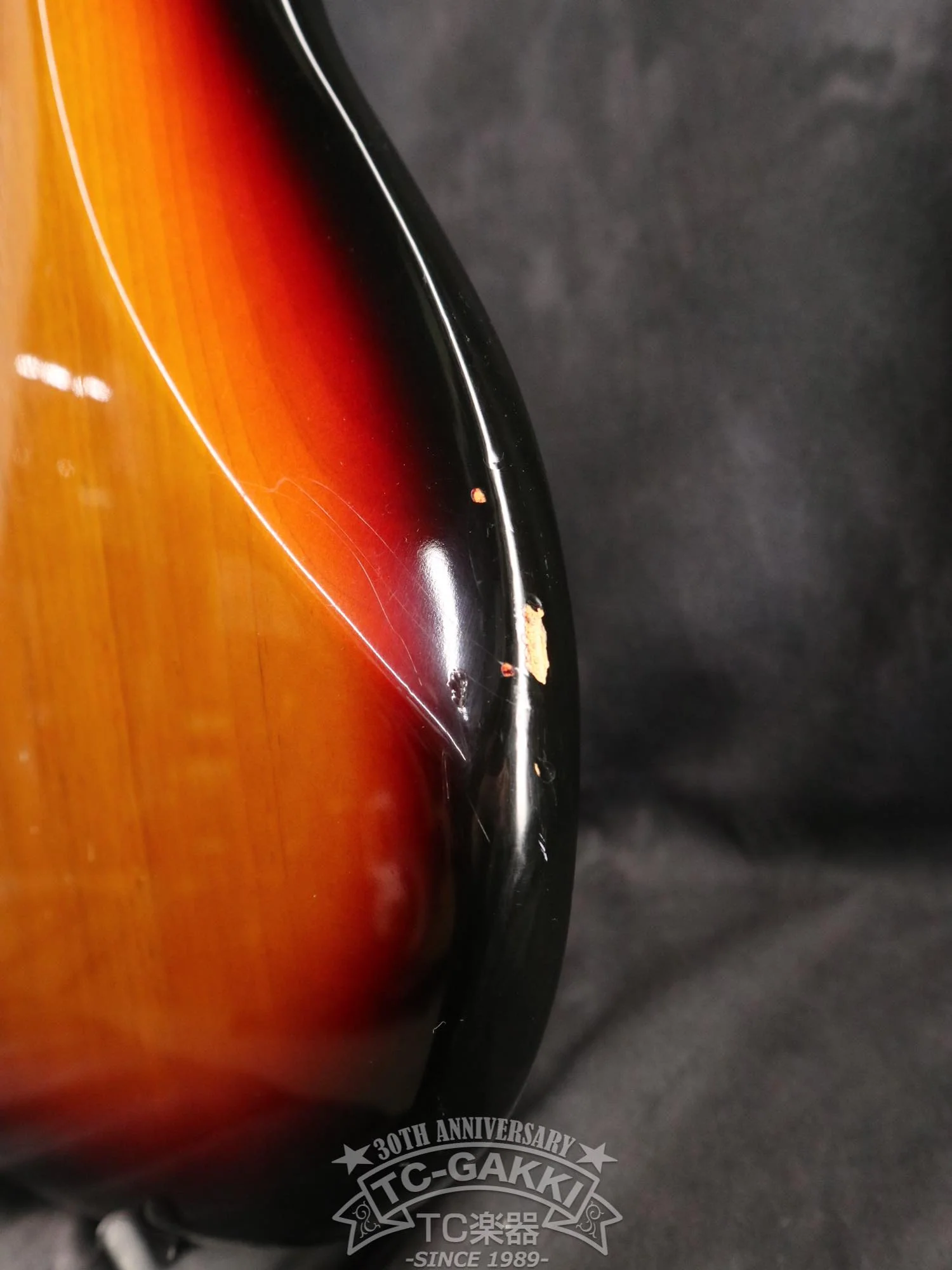 1992 Fender USA American Vintage '62 Jazz Bass - Image 11