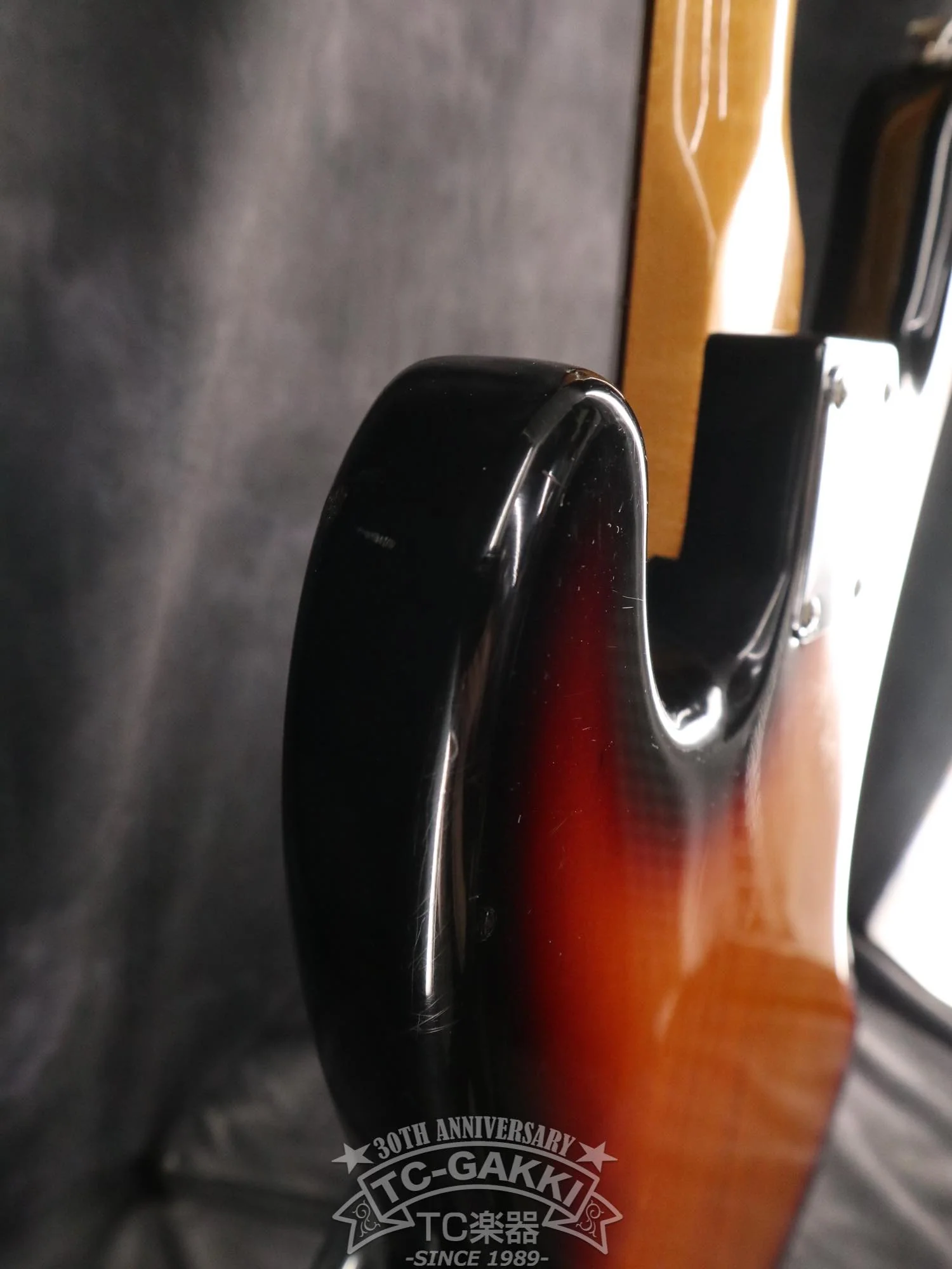 1992 Fender USA American Vintage '62 Jazz Bass - Image 13