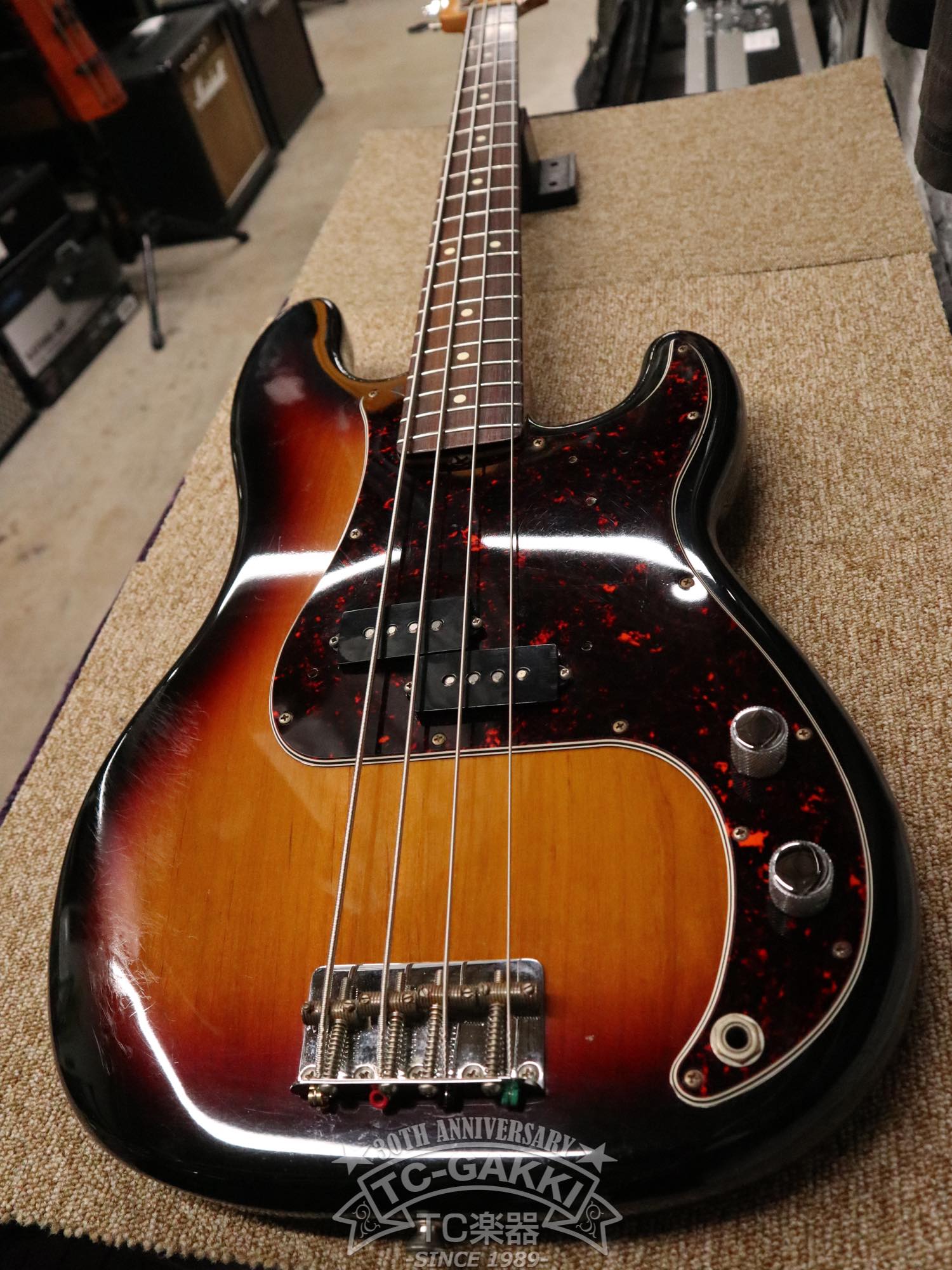 Fender USA American Vintage '62 Precision Bass - Image 15