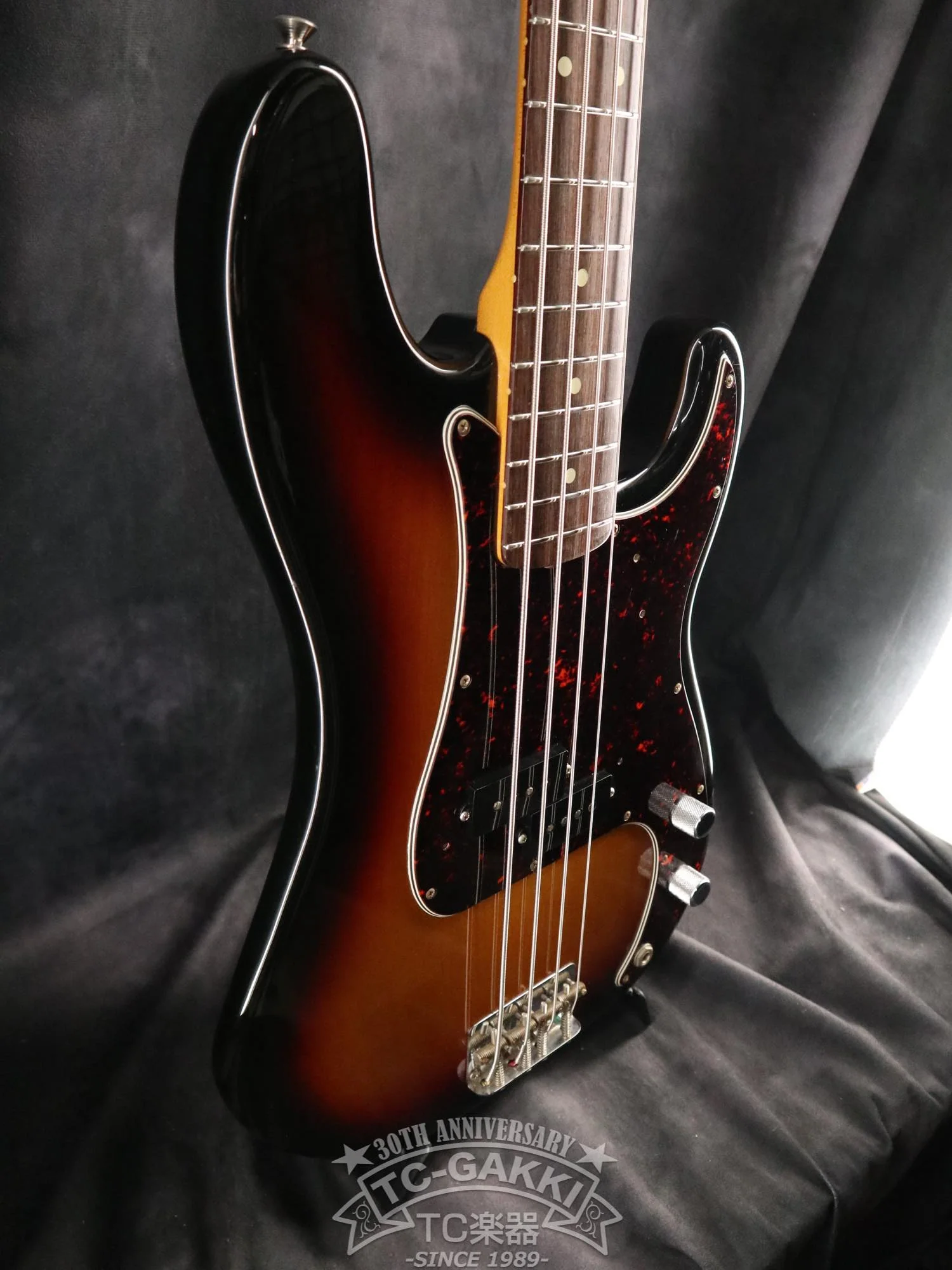 Fender USA American Vintage '62 Precision Bass - Image 4
