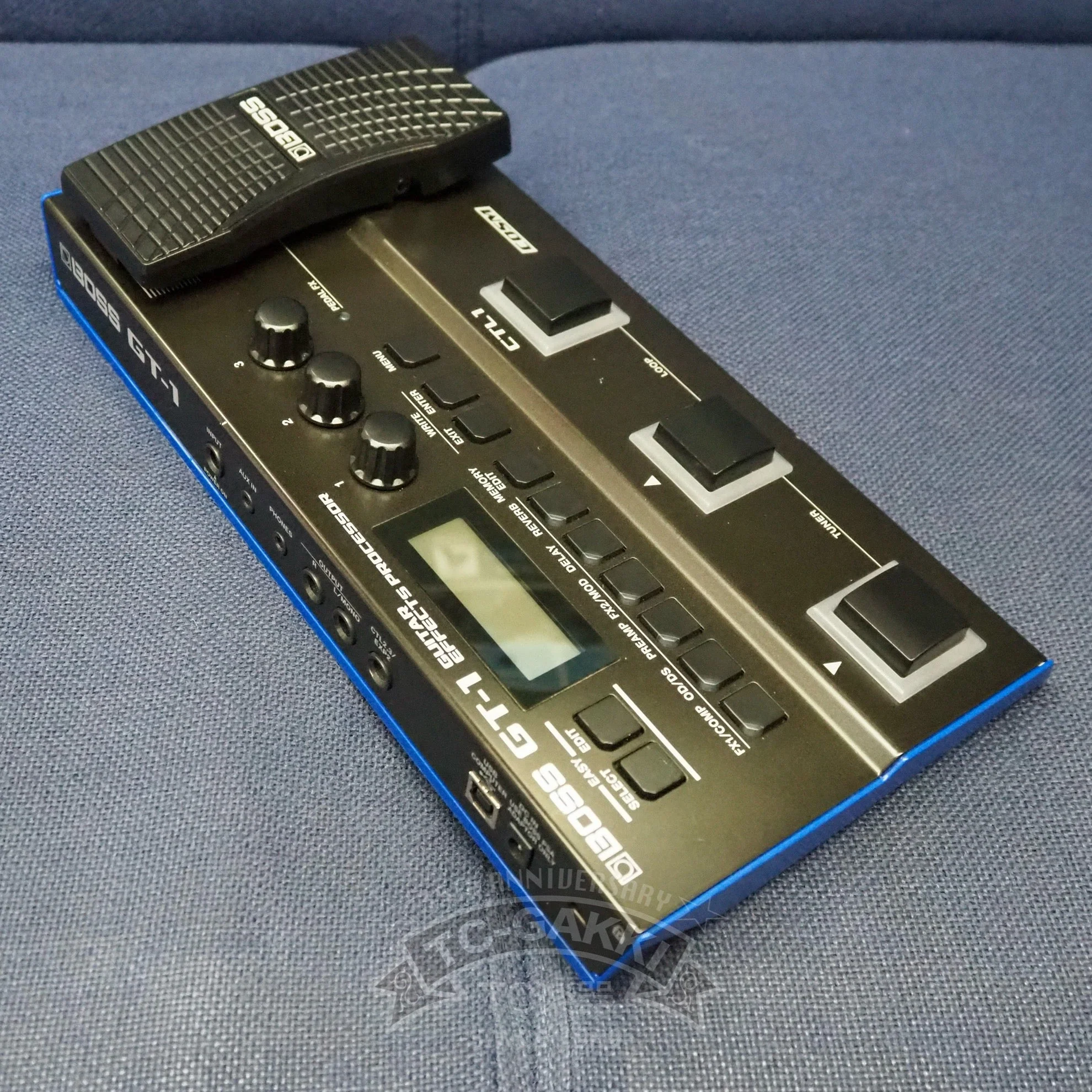 BOSS GT-1 GUITAR EFFECTS PROCESSOR - Image 2
