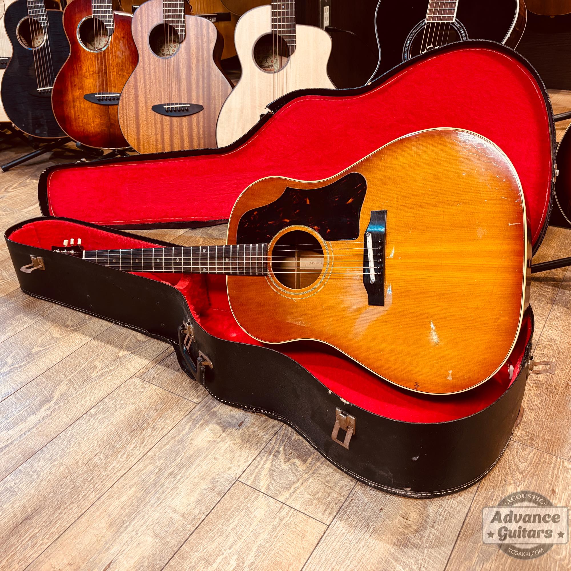 Gibson 1964年製 J-45 Cherry Sunburst - Image 40