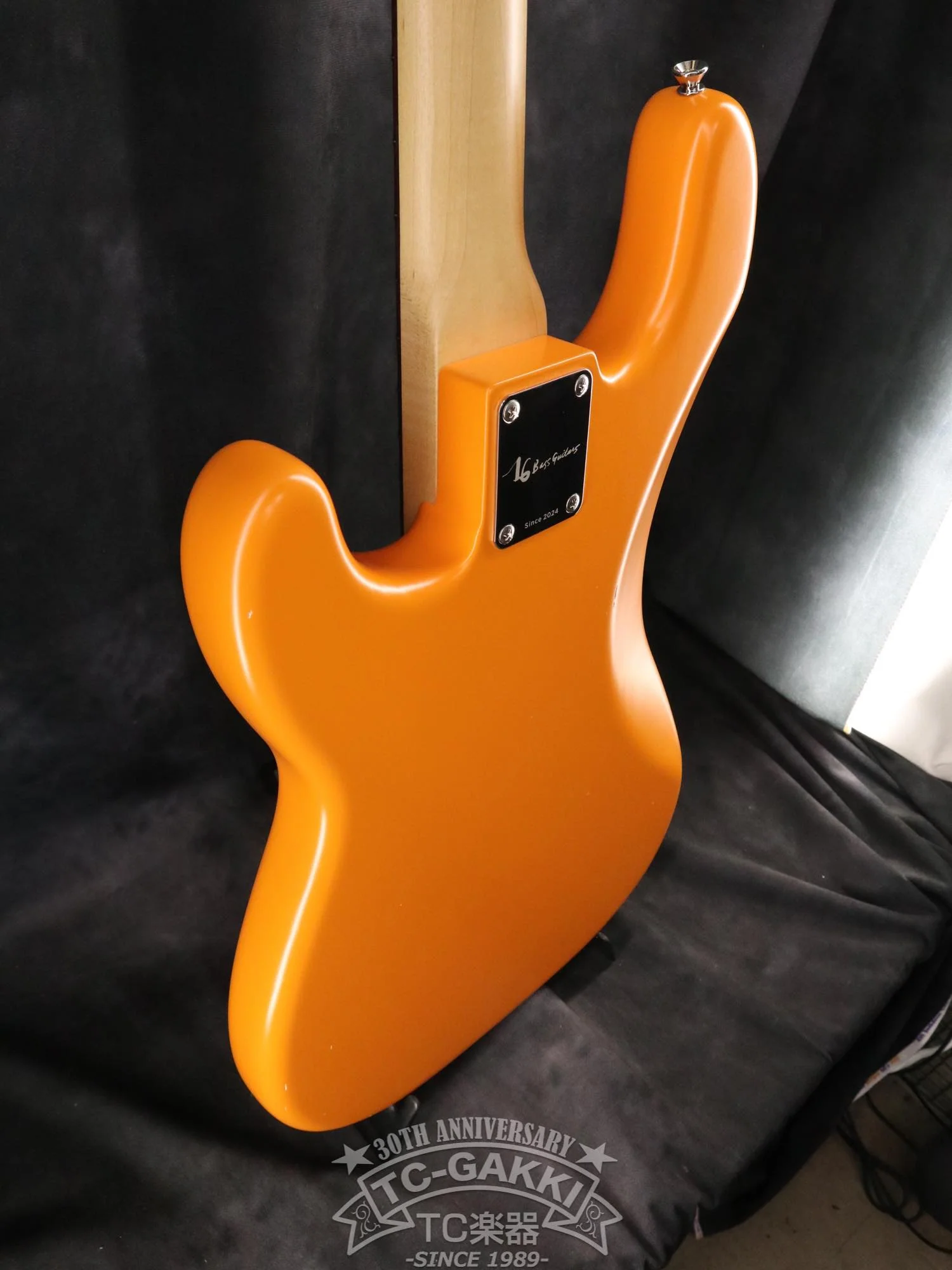 16 Bass Guitars JIMINY PB Zenith - Image 9