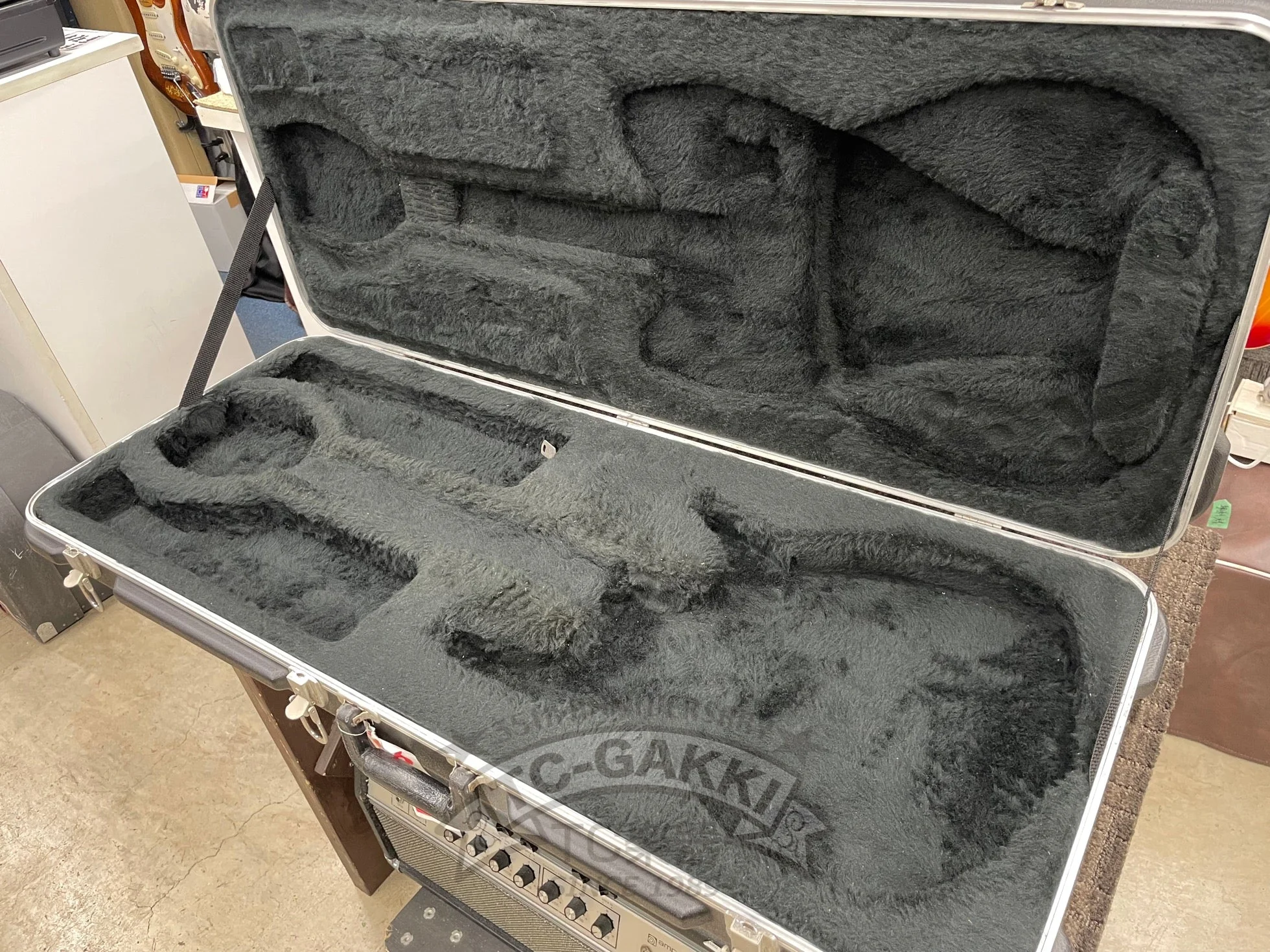 MUSIC MAN JP Hardcase - Image 2