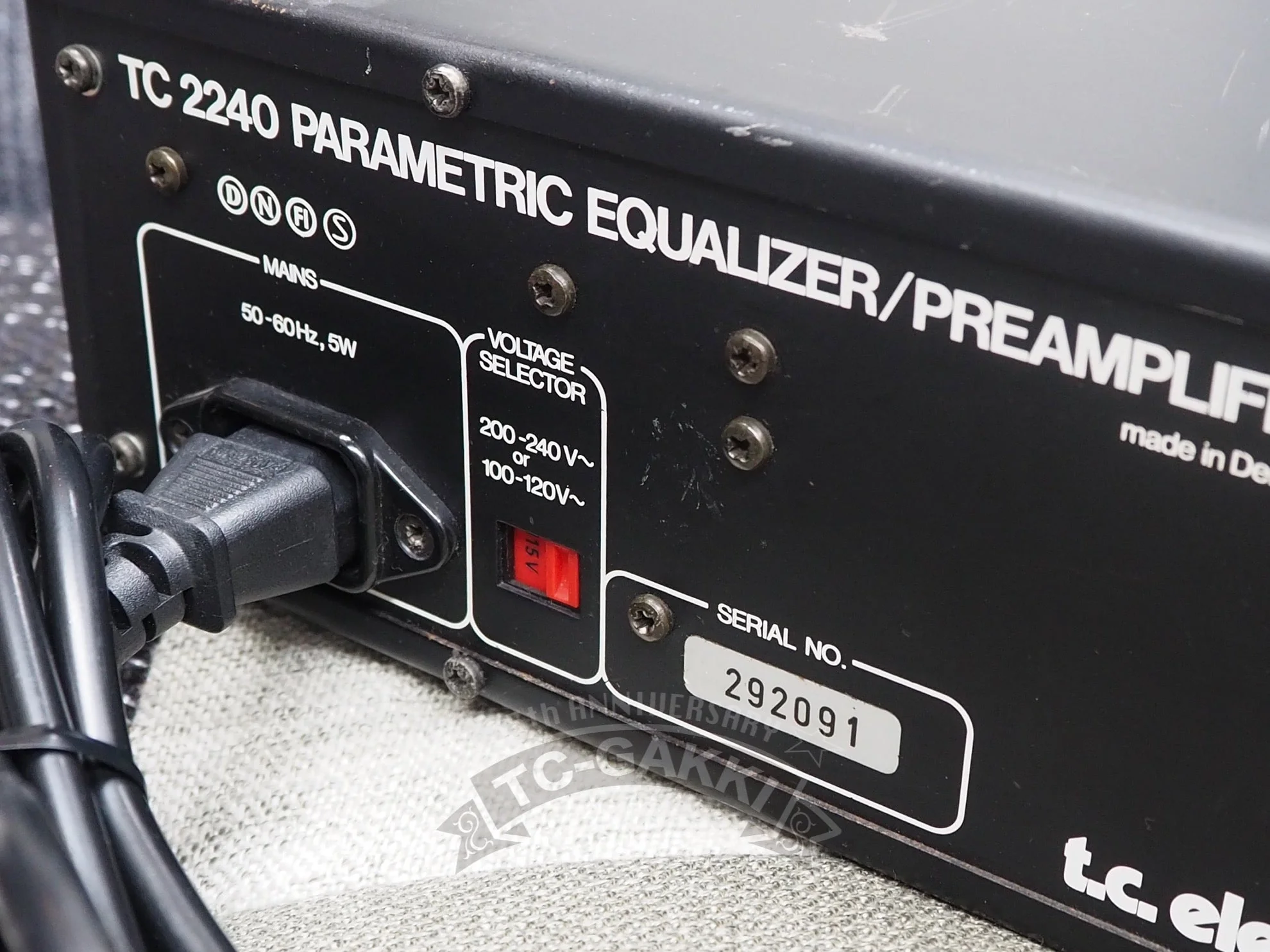 TC2240 PARAMETRIC EQUALIZER/PREAMPLIFIER - Image 5